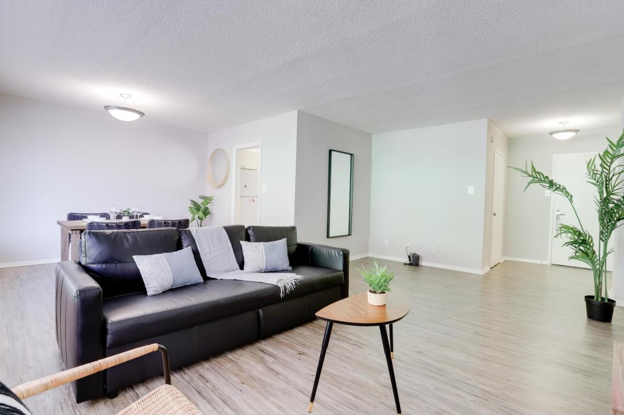 Modern Apartment At Crystal City Arlington Bagian luar foto